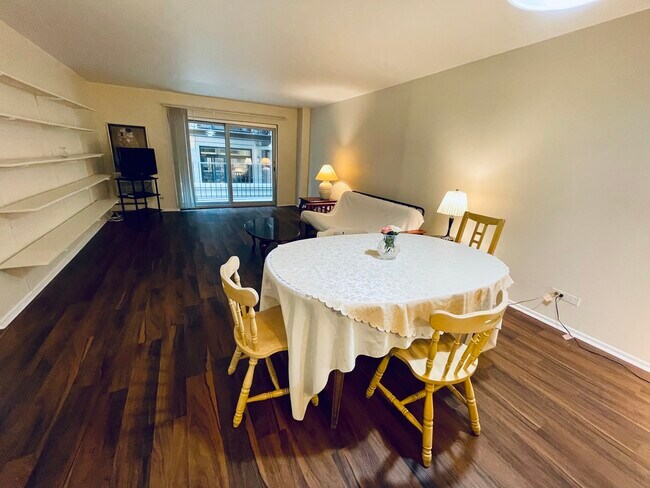 Foto del edificio - 1567 Ridge Ave