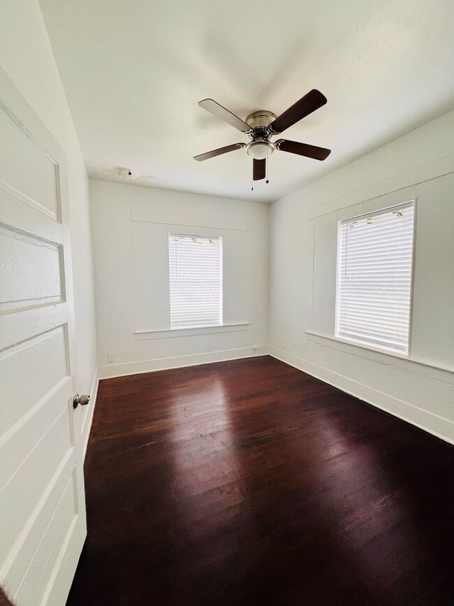 Foto del edificio - 3327 Procter St