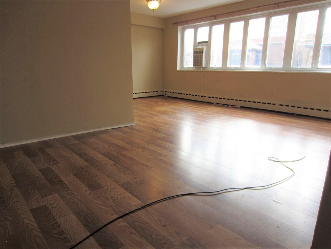 700 W Bittersweet Pl Unit 305, Chicago, IL 60613 Condo for Rent in