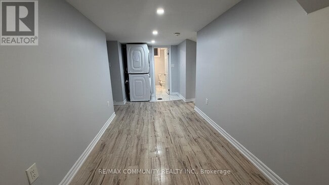 Building Photo - 70 Brantwood Dr