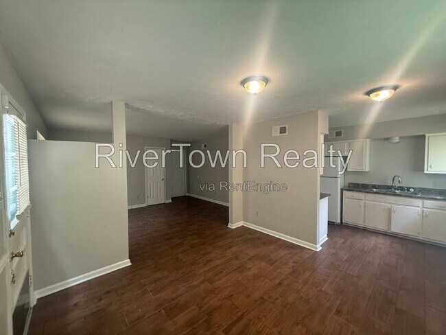 Foto del edificio - 2451 Debby Cove