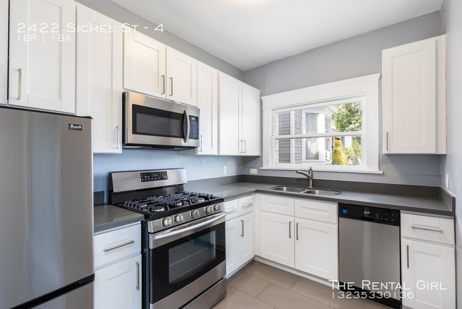 Primary Photo - 2422 Sichel St