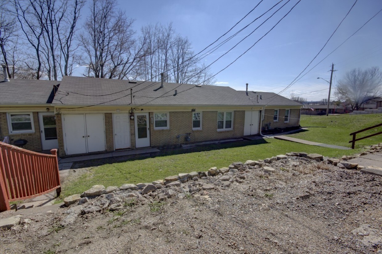 2604 Grant St, Bettendorf, IA 52722 Apartments in Bettendorf, IA