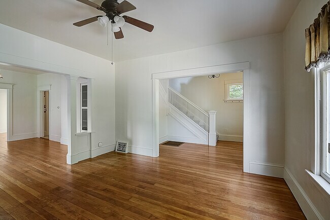 Foto del edificio - 1215 NE 55th St