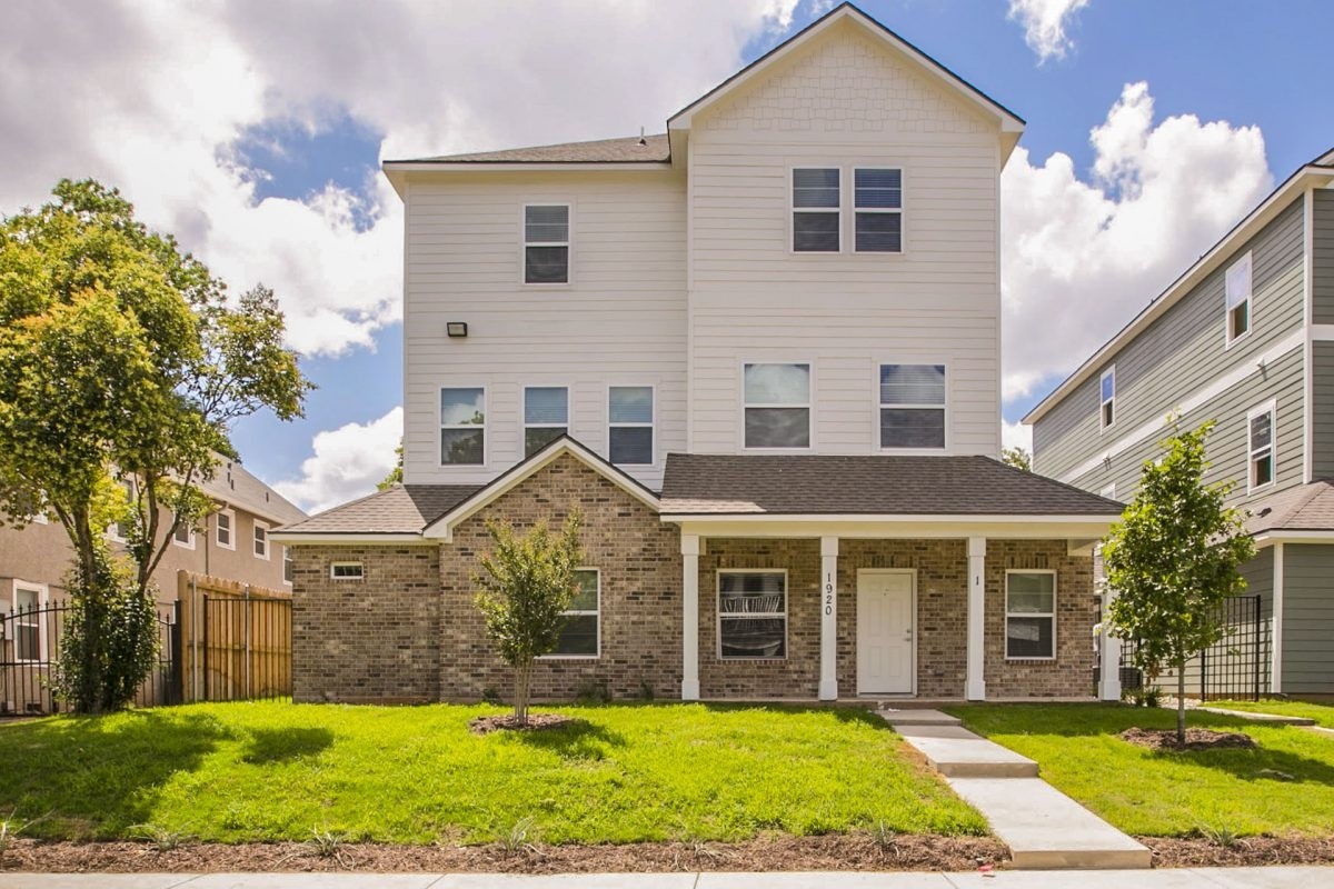 Carriage House - Gated - Carriage House