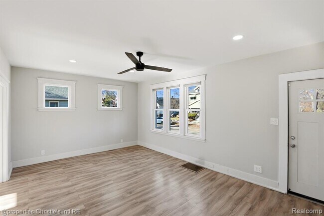 Foto del edificio - 1953 Brighton St