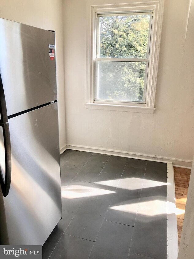 Foto principal - 395 1/2 E Cliveden St