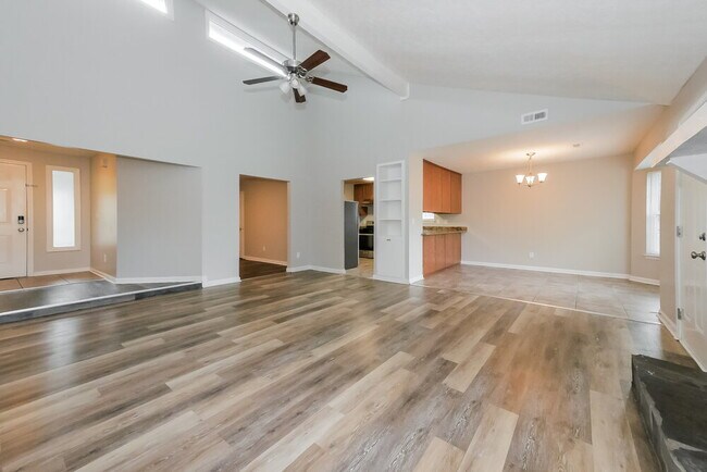 Building Photo - 10838 Starling Trail