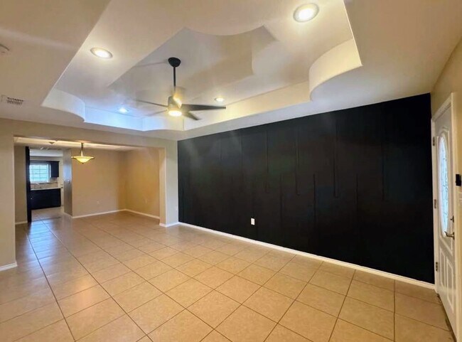 Foto del edificio - 1110 W Gardenia Ave