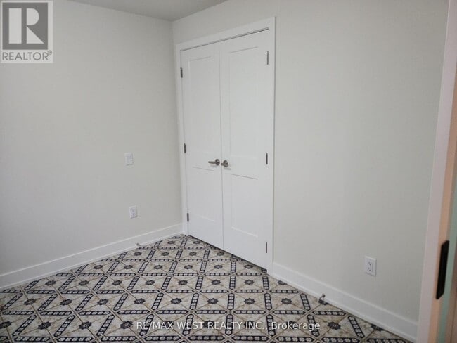 Photo du bâtiment - 16 Stocco Ct