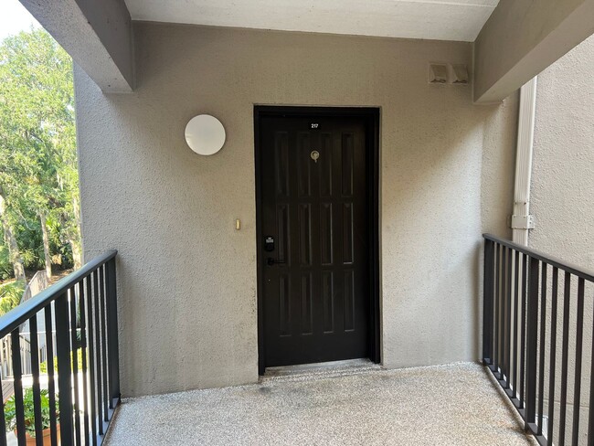 Building Photo - Forest Beach Villa - Walk to the Beach!