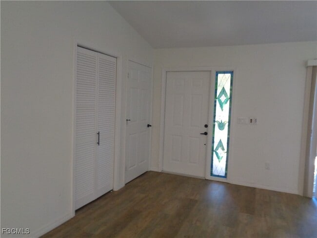 Foto del edificio - 6429 Royal Woods Dr