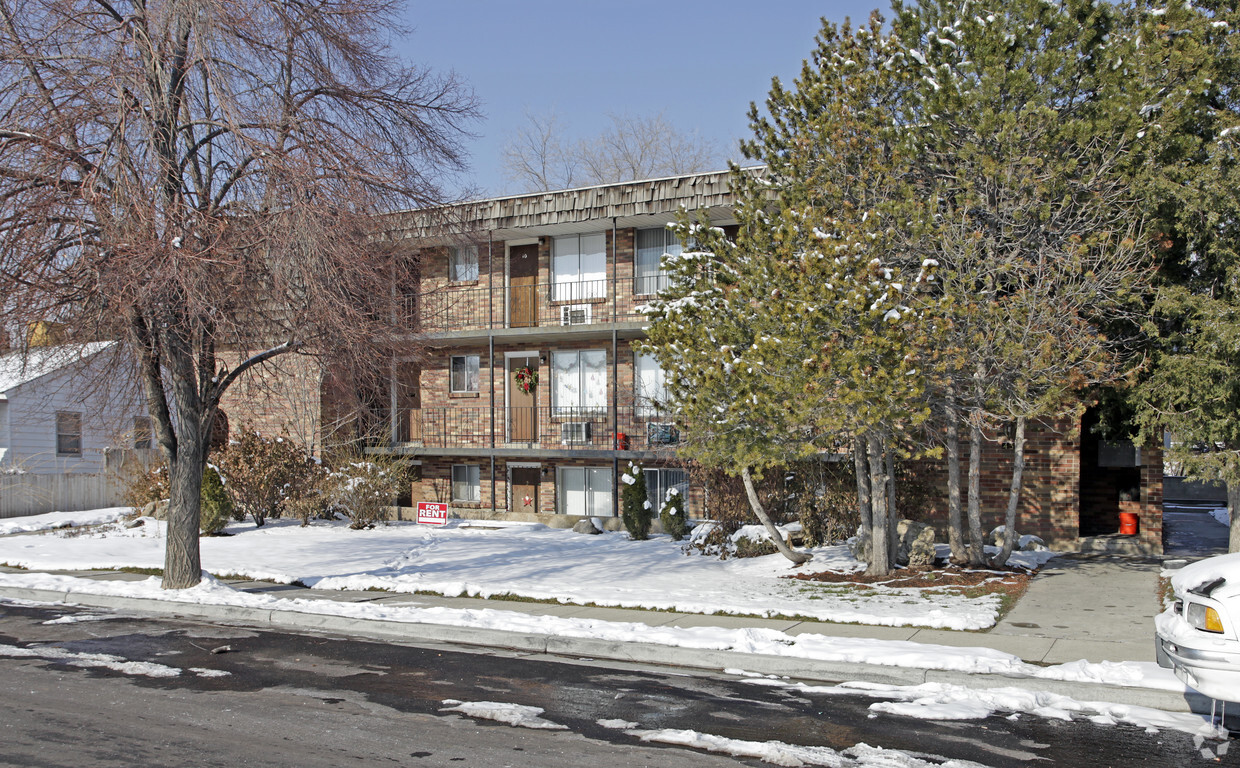Building Photo - 435 E Warnock Ave