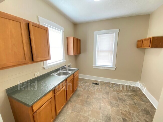 Building Photo - 1221 Forrest