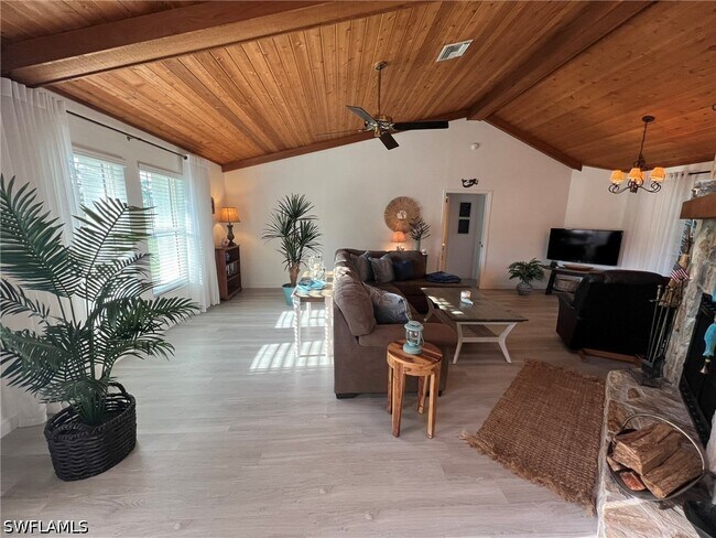 Building Photo - 20680 Park Pl