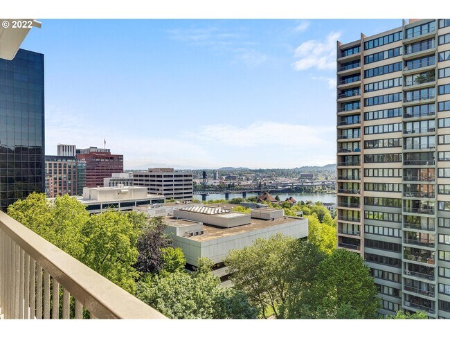 Building Photo - 255 SW Harrison St