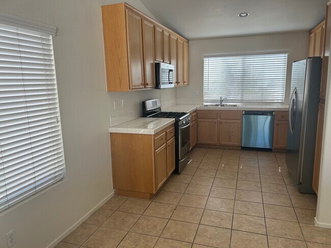 Foto del edificio - 13190 Cameron St