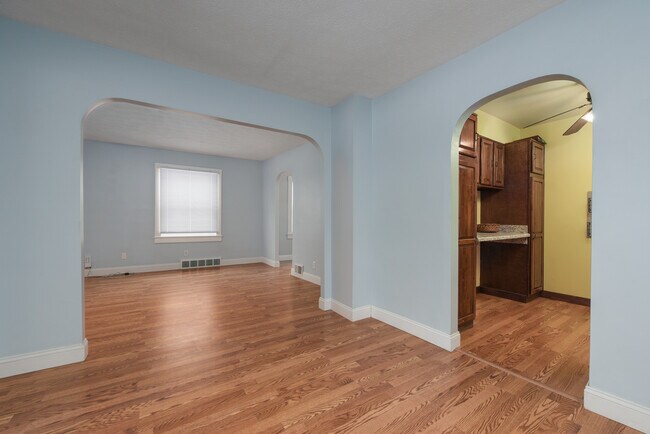 Foto del edificio - 247 E 248th St