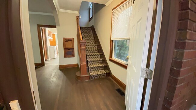 Foto del edificio - 1635 W North Bend Rd