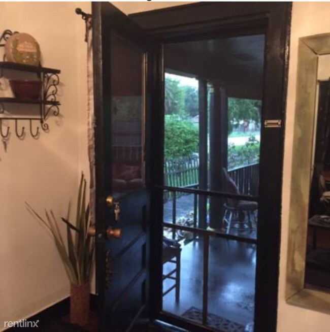 Foto del edificio - 1 br, 1 bath Apartment - 412 Harris Ave
