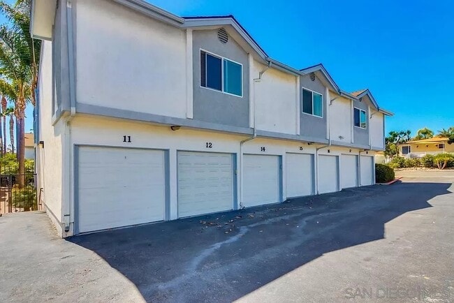 Garage - 5075 La Jolla Blvd