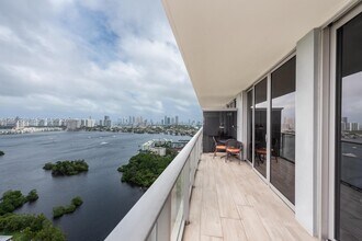 Building Photo - 16385 Biscayne Blvd