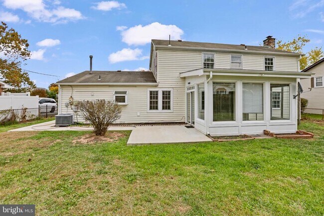 Foto del edificio - 4116 Majestic Ln