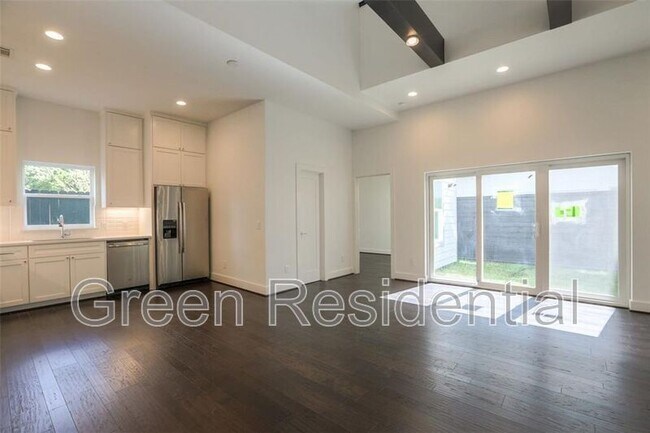 Building Photo - 7718 Jack Oak Ave