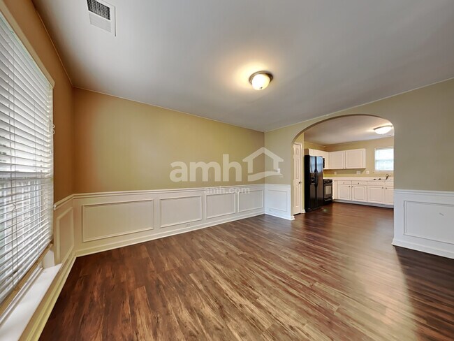 Building Photo - 7615 Henderson Park Rd