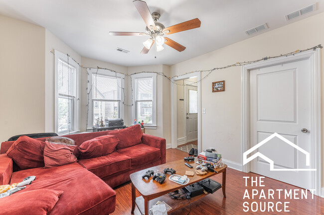 Foto del edificio - 2911 N Ridgeway Ave