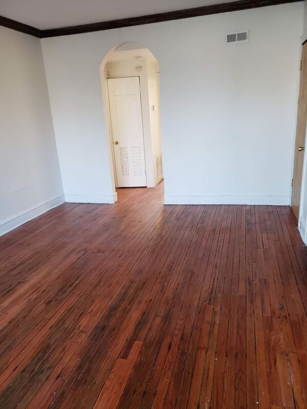 Building Photo - 5403 S Maplewood Ave