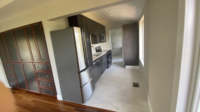 Building Photo - 794 Solana Dr