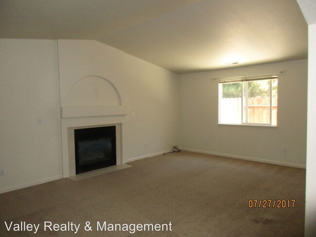 Building Photo - 3 br, 2 bath House - 535 Rawe Peak