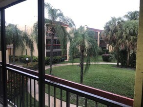 Building Photo - 733 SE 1st Way