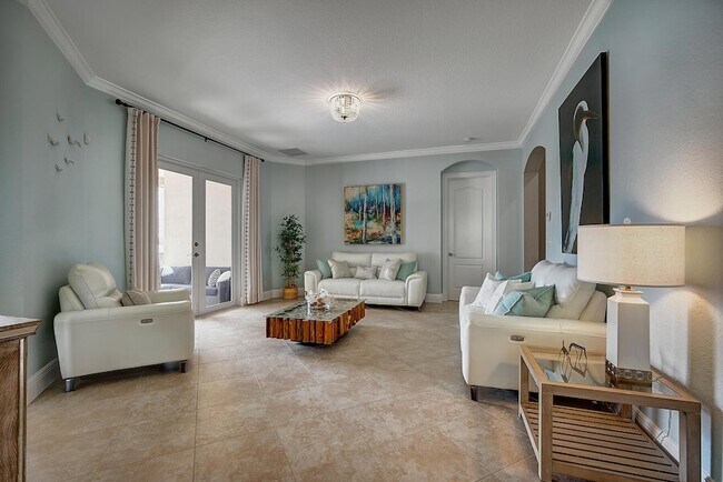 Foto del edificio - 8980 Lakeview Pl