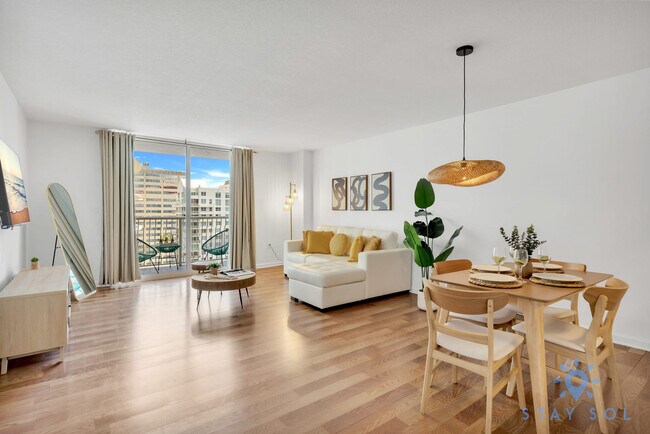 Building Photo - 1200 Brickell Bay Dr