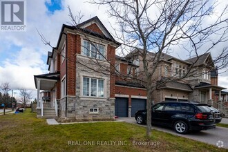 Building Photo - 1136 Cenotaph Blvd