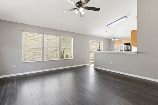 Foto del edificio - 3 Bedroom in Crestview!!