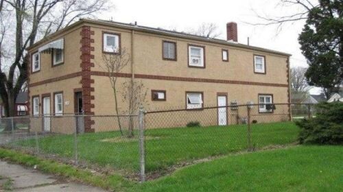 Building Photo - 1652 W Spencer Ave