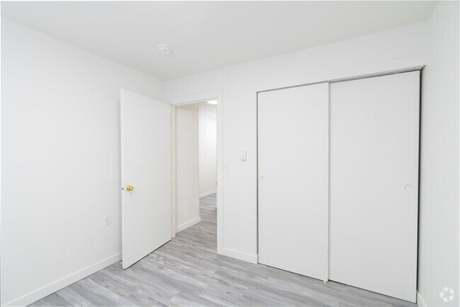3 habitaciones, 2 baños - 1036 pies cuadrados - Dormitorio - NORTHWOOD MANOR APTS