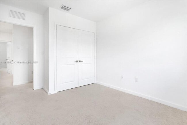 Building Photo - 3 bedroom in Miami Gardens FL 33169