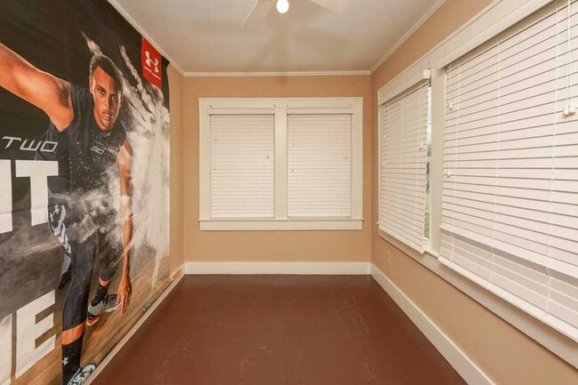 Building Photo - 708 Cabell Dr
