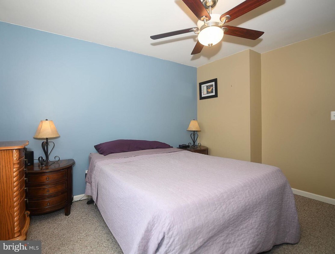 Foto principal - 279 Center Deen Ave