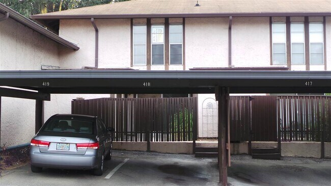 Building Photo - 418 Westwood Dr