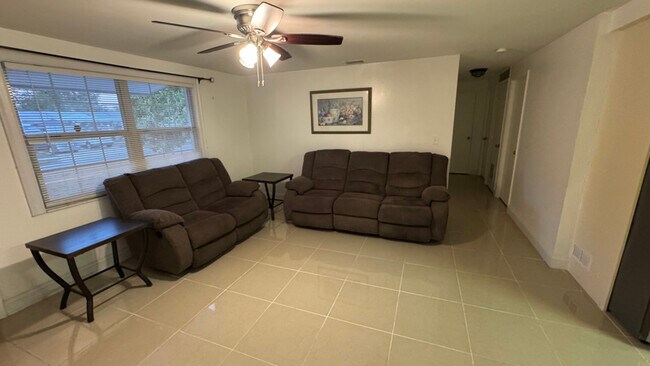 Foto del edificio - 6980 82nd Ave N