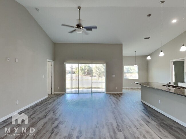 Foto del edificio - 7423 W Cameo Cir