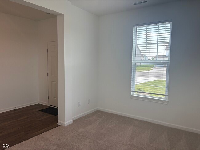 Foto del edificio - 354 N Grand Oak Dr
