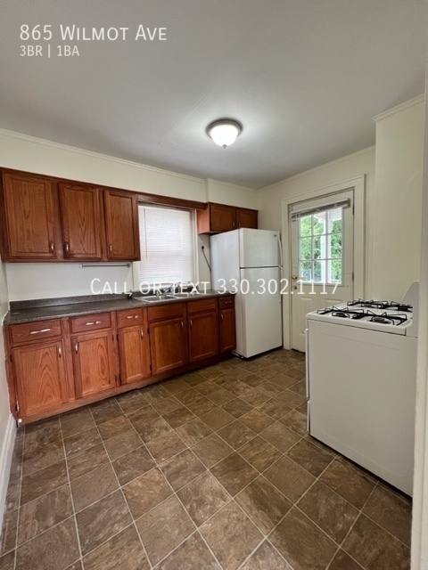 Building Photo - Three bedroom home for rent in Akron - Ren...