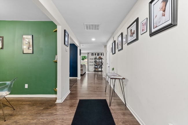 Foto del edificio - 1528 Magnolia Dr