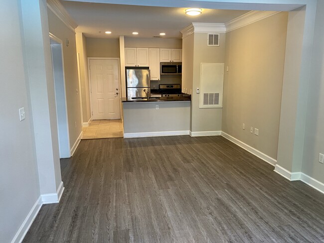 Building Photo - 501 Hungerford Dr